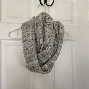 White & black infinity knit scarf